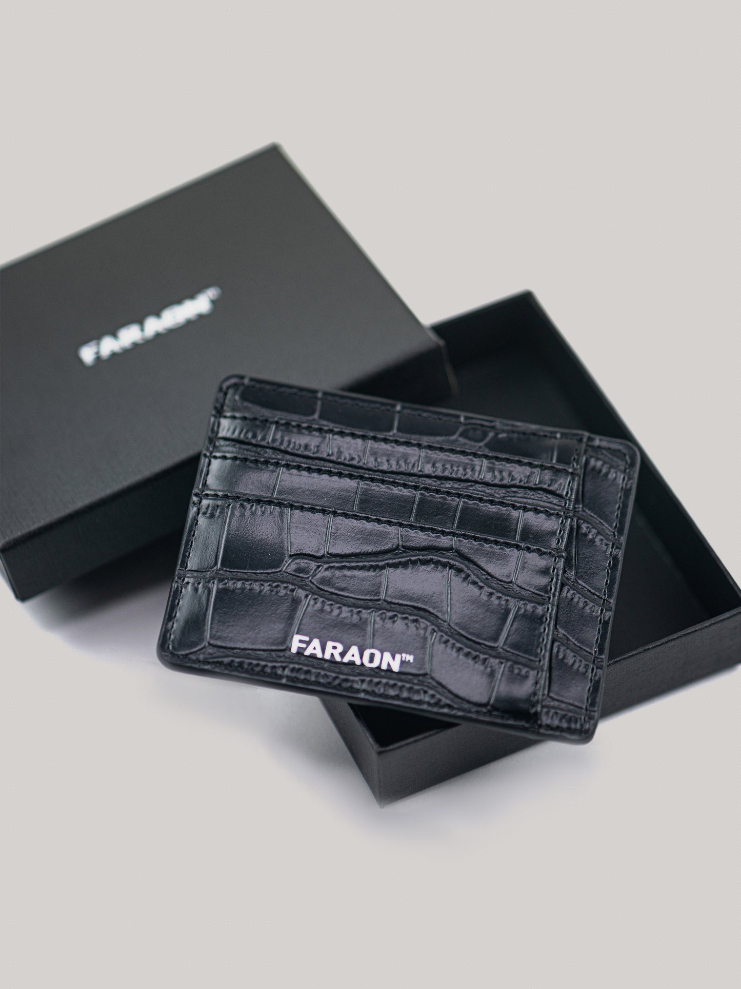 Faraon Card Holder